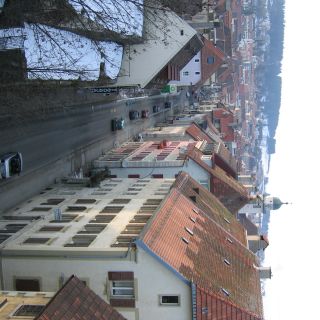Loading...
