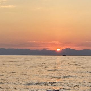 Loading...